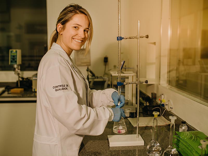 5 vantagens dos testes in vitro nos processos industriais